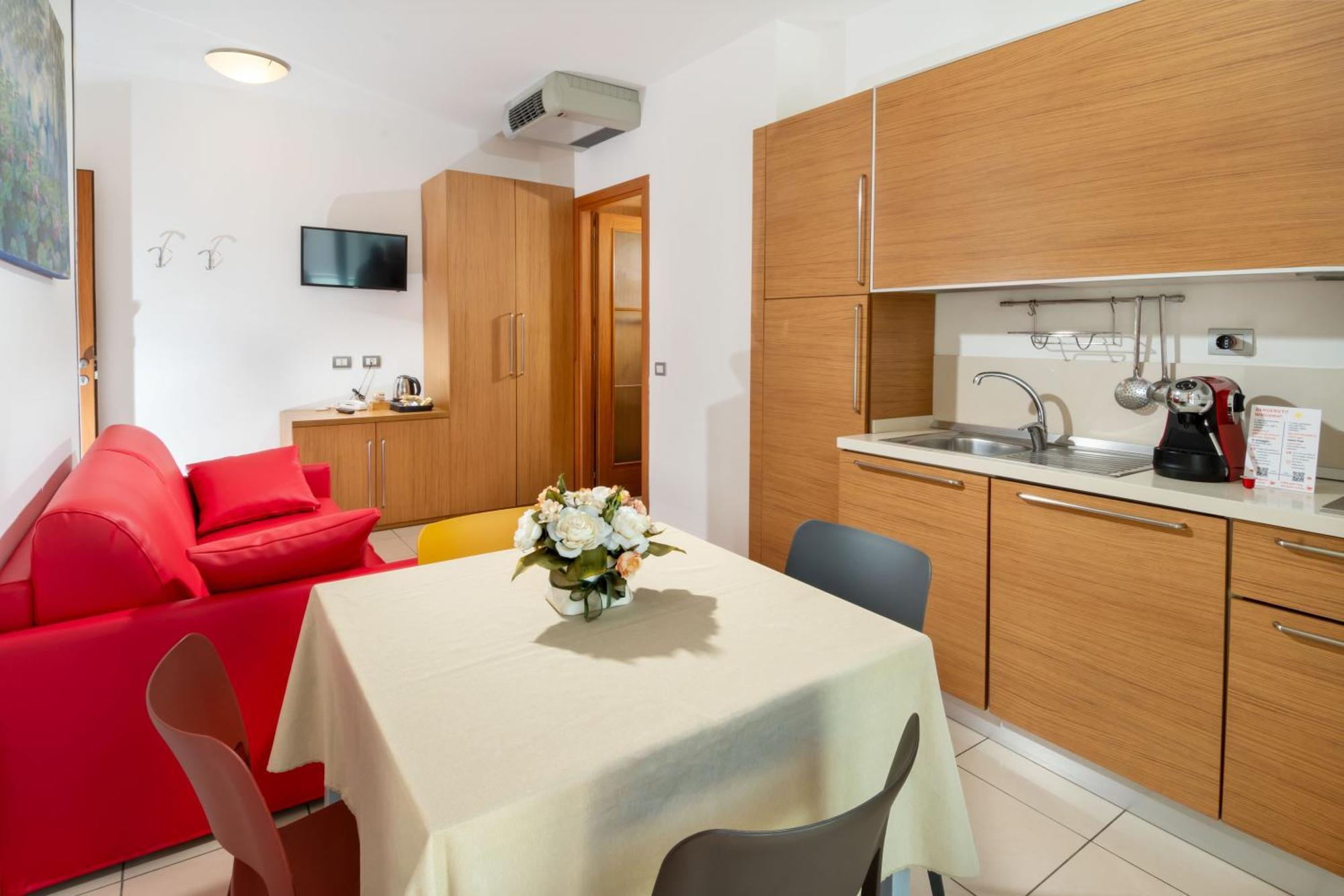 Residence Marzia Rimini Bagian luar foto